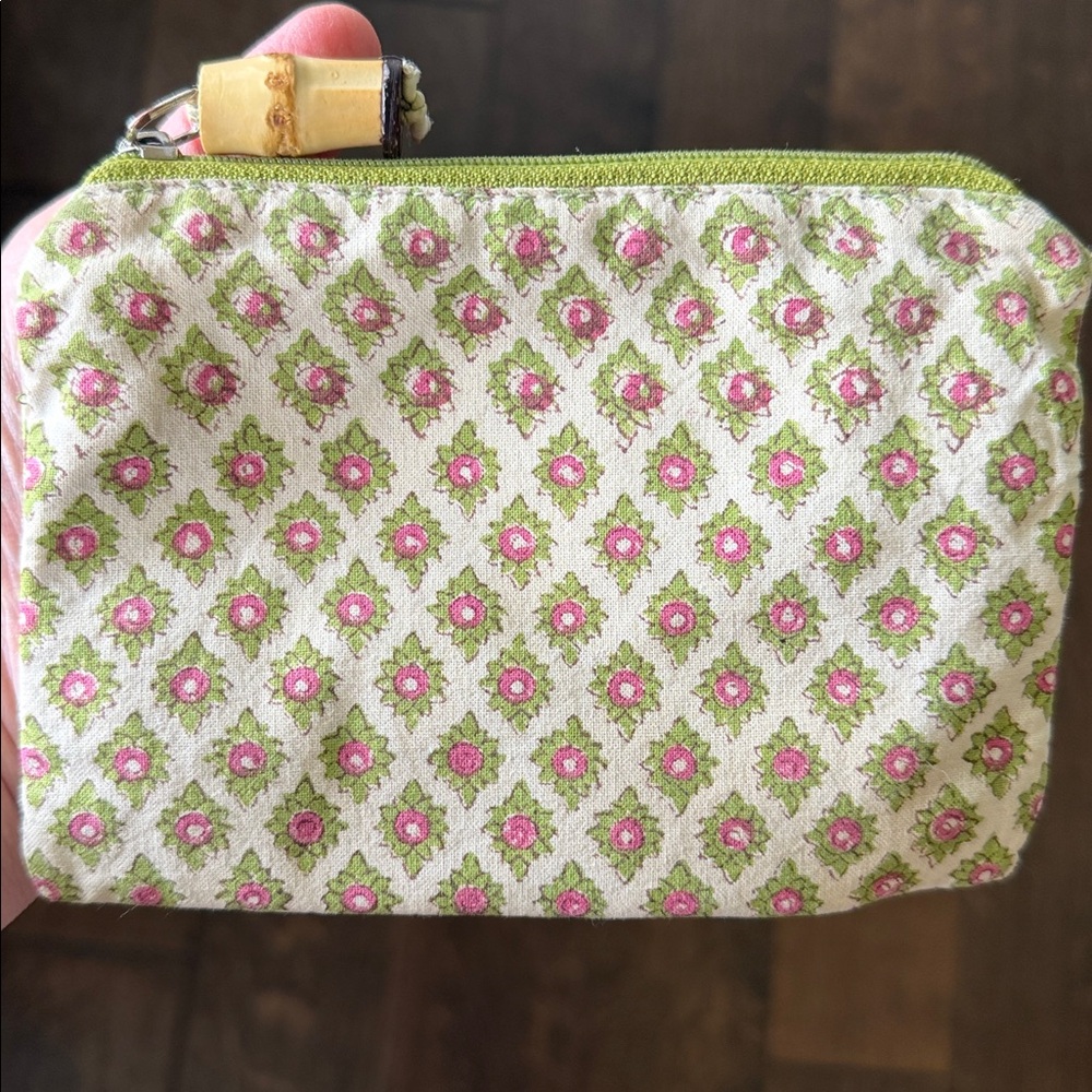 Vintage (80’s) Pierre Deux zippered bag
